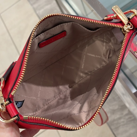 MICHAEL KORS JET SET TRAVEL SMALL SHOULDER CROSSBODY BAG WITH TECH ATTCH AIRPOD - Picture 5 of 16